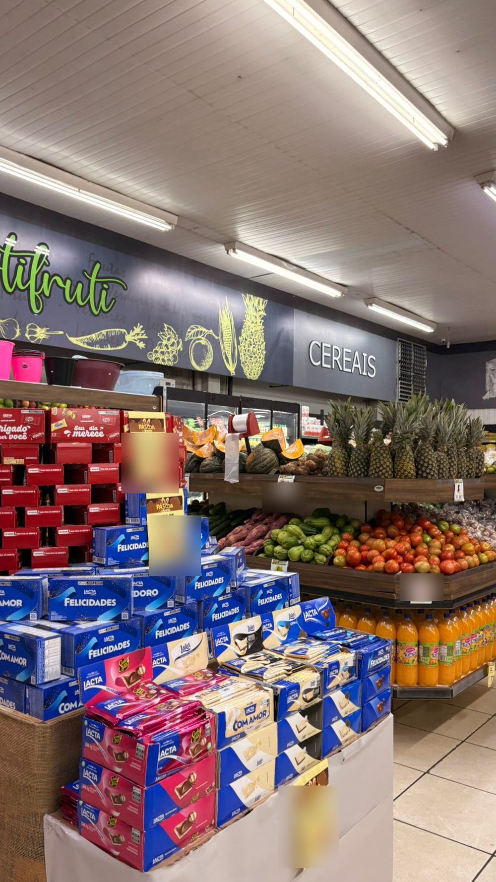 Hortifruti com frutas, legumes e verduras